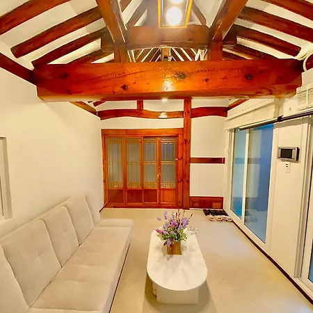 Hanok Bomun